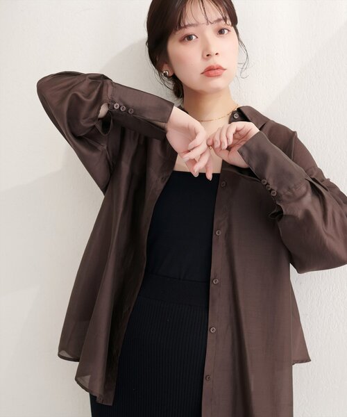 natural couture(ナチュラルクチュール)の「【sherbet line】接触冷感バックフリルシアーシャツ(シャツ/ブラウス・レディース・オフホワイト/ブラウン/ピンク/イエロー・FREE)」の4枚目の写真