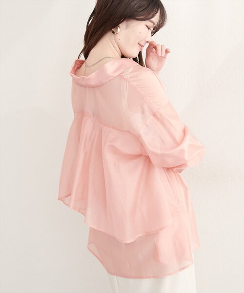 natural couture(ナチュラルクチュール)の「【sherbet line】接触冷感バックフリルシアーシャツ(シャツ/ブラウス・レディース・オフホワイト/ブラウン/ピンク/イエロー・FREE)」の2枚目の写真