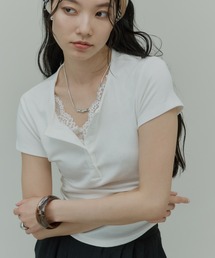 Plumel（プルメル）の「Lace Layered Henry Cut T / レースレイヤードヘンリーカットトップス（Tシャツ/カットソー）」