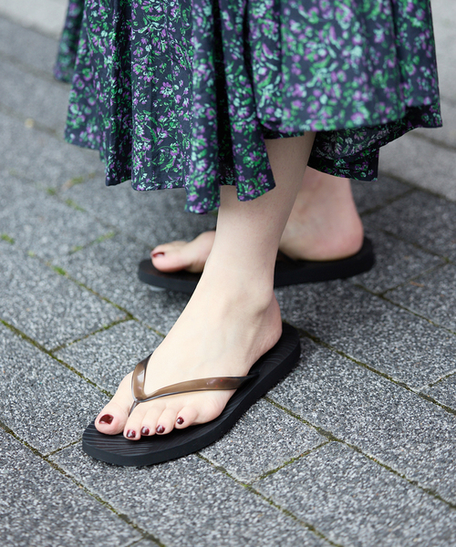 IENA(イエナ)の「SLEEPERS/スリーパー Tapered Transparent サンダル(サンダル・レディース・ベージュ/ブラック・36/39/38/37)」の1枚目の写真