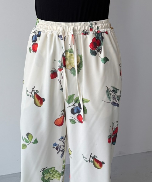 wee9s(ウィークス)の「fruity pants / フルーティーパンツ(その他パンツ・レディース・アイボリー/ブラック・FREE)」の13枚目の写真