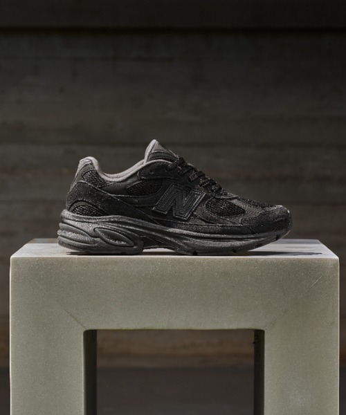 NEW BALANCE（ニューバランス）の「Abzorb 2010（スニーカー・メンズ・ブラック/ライトグレー・25.0cm/25.5cm/26.0cm/22.0cm/22.5cm/24.5cm/24.0cm/23.5cm/23.0cm/26.5cm/27.5cm/28.0cm/28.5cm/27.0cm/29.0cm/30.0cm）」の2枚目の写真