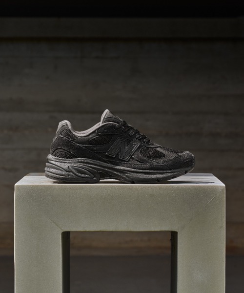 NEW BALANCE（ニューバランス）の「Abzorb 2010（スニーカー・メンズ・ブラック/ライトグレー・25.0cm/25.5cm/26.0cm/22.0cm/22.5cm/24.5cm/24.0cm/23.5cm/23.0cm/26.5cm/27.5cm/28.0cm/28.5cm/27.0cm/29.0cm/30.0cm）」の3枚目の写真