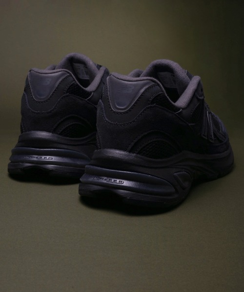 NEW BALANCE（ニューバランス）の「Abzorb 2010（スニーカー・メンズ・ブラック/ライトグレー・25.0cm/25.5cm/26.0cm/22.0cm/22.5cm/24.5cm/24.0cm/23.5cm/23.0cm/26.5cm/27.5cm/28.0cm/28.5cm/27.0cm/29.0cm/30.0cm）」の4枚目の写真