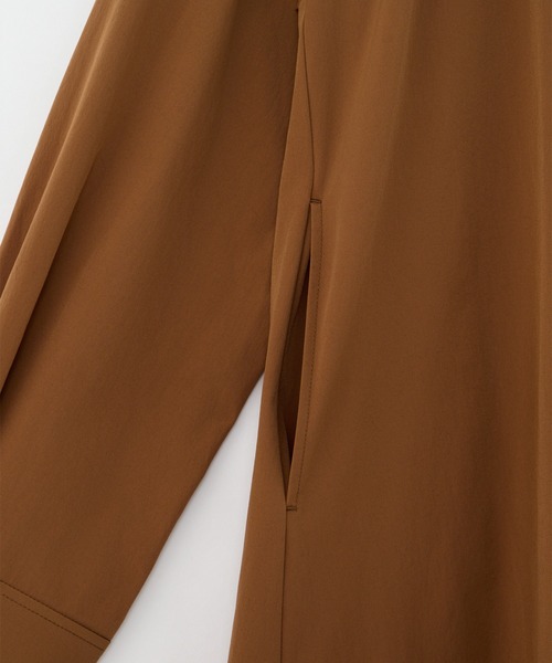 THOUSAND MILE（サウザンドマイル）の「[L's] ロングスリーブワンピース <撥水、４WAYストレッチ、UVカット>NY/PU（ワンピース・レディース・ネイビー/ブラック/ライトブラウン/チャコールグレー・FREE）」の9枚目の写真