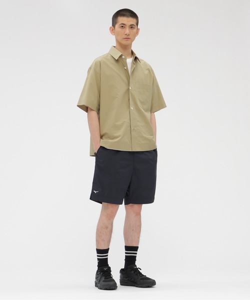 MARGARET HOWELL（マーガレットハウエル）の「WATER REPELLENT LIGHTWEIGHT NYLON POPLIN TROUSERS（その他パンツ・メンズ・ブラック・LARGE/MEDIUM/SMALL）」の3枚目の写真