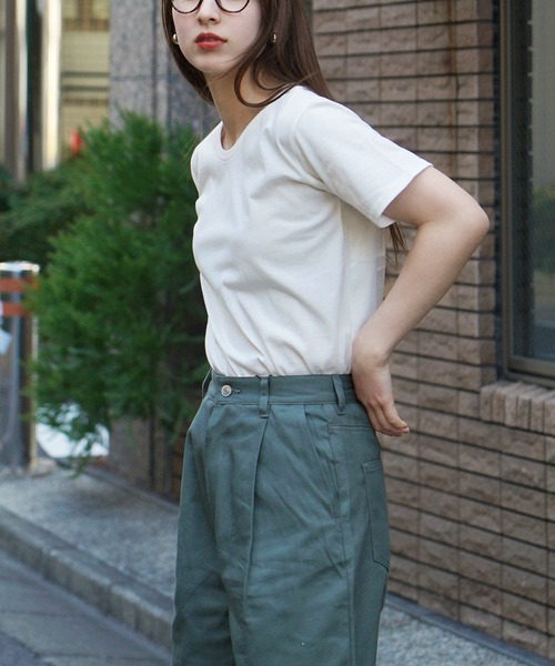 zootie（ズーティー）の「汗しみない Tシャツ［スタンダード］（Tシャツ/カットソー・レディース・グレイッシュブルー/ブラック/ネイビー系/レッド系その他/オフホワイト/ライトカーキ/ライトオレンジ系/杢グレー/ダークカーキ/モカ/イエロー系その他/ラベンダー/アイボリー/ネイビー・3L/L/LL/M）」の18枚目の写真