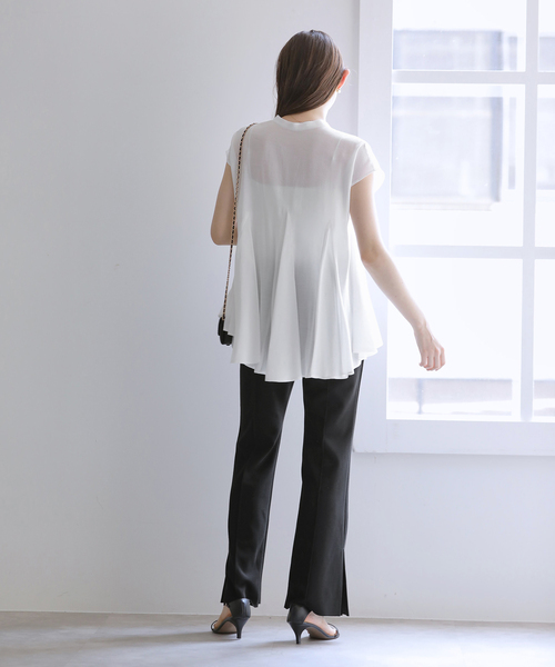 La TOTALITE(ラトータリテ)の「【洗える】CHIGNON/シニヨン ソフトリブフレアパンツ(その他パンツ・レディース・ベージュ/ブラック・38/36)」の5枚目の写真
