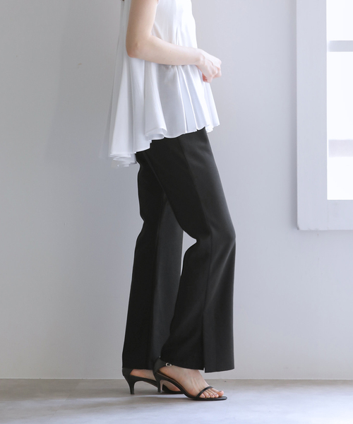 La TOTALITE(ラトータリテ)の「【洗える】CHIGNON/シニヨン ソフトリブフレアパンツ(その他パンツ・レディース・ベージュ/ブラック・38/36)」の7枚目の写真