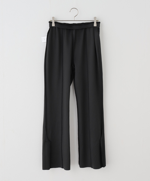 La TOTALITE(ラトータリテ)の「【洗える】CHIGNON/シニヨン ソフトリブフレアパンツ(その他パンツ・レディース・ベージュ/ブラック・38/36)」の21枚目の写真