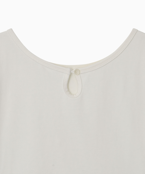 OHESHIO(オヘシオ)の「BACK BUTTON SHIRRING T-SHIRT, IVORY(Tシャツ/カットソー・レディース・その他・FREE)」の9枚目の写真