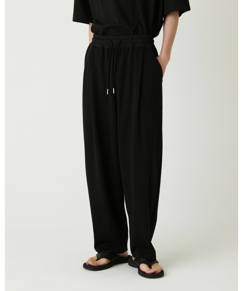 THEENDQUESTION(ジエンドクエスチョン)の「Relax tuck pants / BLACK(その他パンツ・レディース・その他・FREE)」の7枚目の写真