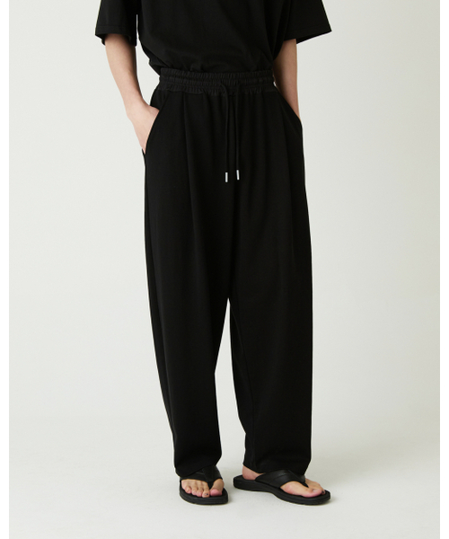 THEENDQUESTION(ジエンドクエスチョン)の「Relax tuck pants / BLACK(その他パンツ・レディース・その他・FREE)」の8枚目の写真
