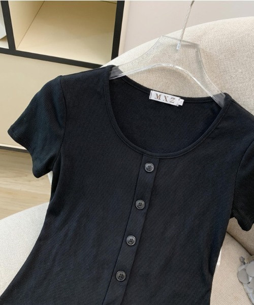 LUCPY(ラクピー)の「フロントボタンリブプルオーバー(その他トップス・レディース・ブラック/グレー・LARGE/MEDIUM/SMALL/X-LARGE)」の3枚目の写真