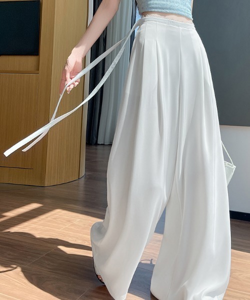 AMAJI(アマジ)の「レーストリム ウエストリボン ワイドスラックスパンツ(その他パンツ・レディース・ホワイト/ブラック/グレー・SMALL/MEDIUM/LARGE/X-LARGE)」の2枚目の写真