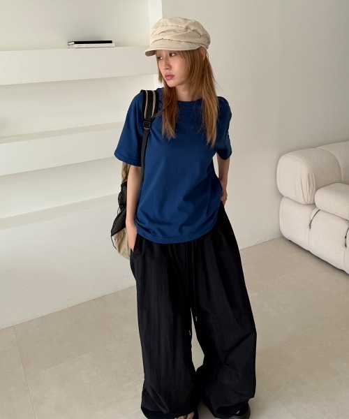 4INT.（フォイント）の「【UNISEX】ナイロン バンディング ドロスト ツータック ワイド バルーン パンツ（その他パンツ・レディース・ブラック/チャコール・FREE）」の9枚目の写真