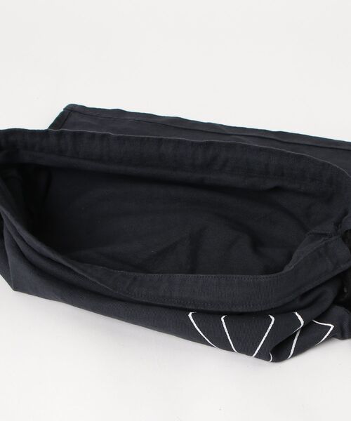 STUDIOUS(ステュディオス)の「Jersey flap Bag(Tシャツ/カットソー・メンズ・ブラック・FREE)」の4枚目の写真