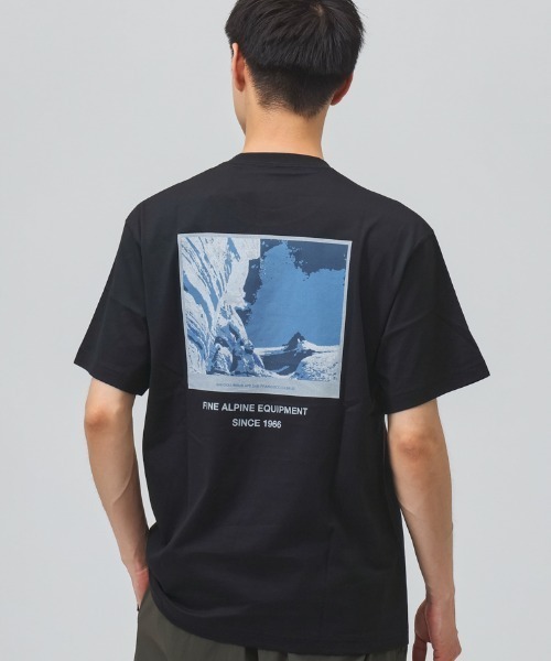 THE NORTH FACE(ザノースフェイス)の「ザ ノース フェイス THE NORTH FACE ショートスリーブ ロック ウォール グラフィック ティー(Tシャツ/カットソー・メンズ・ホワイト/ブラック/グレー/ブルー・S/M/L/LL/3L)」の2枚目の写真