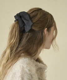 heyep | heyep/ヘイップ Silk Square Medium Scrunchie / シルク スクエア ミディアム シュシュ【限定展開】(ヘアバンド)