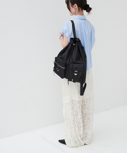 ELLEgirl(エルガール)の「《撥水》ピアス付きアウトポケットナップサック(バックパック/リュック・レディース・ブラック/カーキ・FREE)」の11枚目の写真