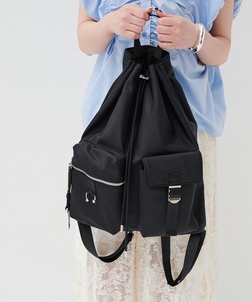 ELLEgirl(エルガール)の「《撥水》ピアス付きアウトポケットナップサック(バックパック/リュック・レディース・ブラック/カーキ・FREE)」の8枚目の写真