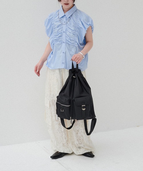 ELLEgirl(エルガール)の「《撥水》ピアス付きアウトポケットナップサック(バックパック/リュック・レディース・ブラック/カーキ・FREE)」の9枚目の写真