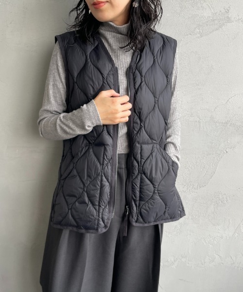 TAION（タイオン）の「【WEB先行予約】[TAION/タイオン] MILITARY ソフトシェル ダブルジップダウンベスト(WEB限定)（ダウンベスト・レディース・ブラック/カーキ・L/M）」の12枚目の写真
