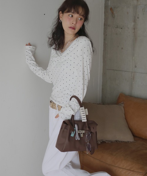 Mili affinity(ミリアフィニティー)の「Vネックレース付きフロントデザイントップス(Tシャツ/カットソー・レディース・杢グレー/オフホワイト/ブラック・FREE)」の18枚目の写真