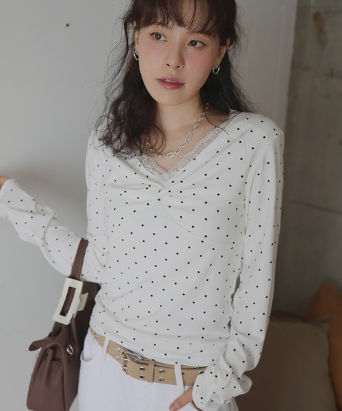 Mili affinity(ミリアフィニティー)の「Vネックレース付きフロントデザイントップス(Tシャツ/カットソー・レディース・杢グレー/オフホワイト/ブラック・FREE)」の11枚目の写真