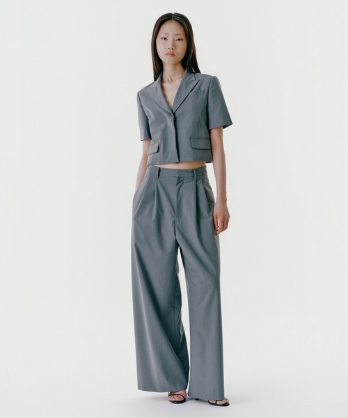 UNUS(ユナス)の「UNUS / Two Tuck Wide Trousers(スラックス・レディース・グレー/ブラック・38/36)」の1枚目の写真