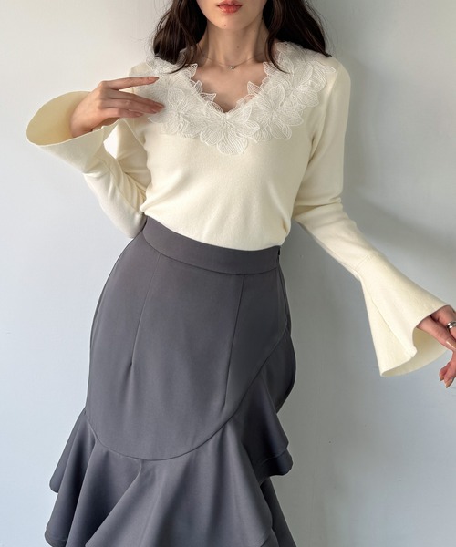 junoah(ジュノア)の「レース襟付きフレアスリーブニットトップス(ニット/セーター・レディース・アイボリー/ブラック/ライトブルー・MEDIUM/LARGE)」の8枚目の写真