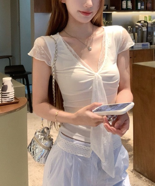 LUCPY(ラクピー)の「レースリボン ギャザーカットソー(その他トップス・レディース・ホワイト/ブラック・SMALL/MEDIUM/LARGE/X-LARGE)」の3枚目の写真