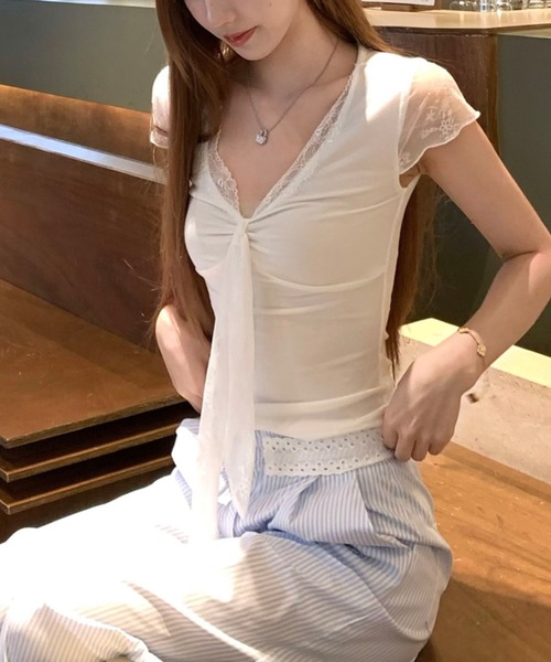 LUCPY(ラクピー)の「レースリボン ギャザーカットソー(その他トップス・レディース・ホワイト/ブラック・SMALL/MEDIUM/LARGE/X-LARGE)」の4枚目の写真