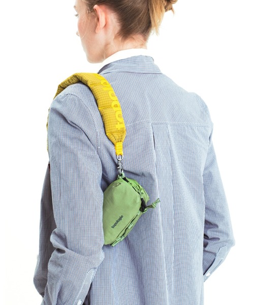 Topologie(トポロジー)の「Mini Bottle Sacoche(ミニ ボトル サコッシュ)(ショルダーバッグ・レディース・グリーン・ONE SIZE)」の3枚目の写真
