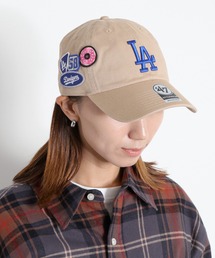 '47（フォーティーセブン）の「【’47】クリーンナップ ロサンゼルス・ドジャース BADGES カーキ（キャップ）」