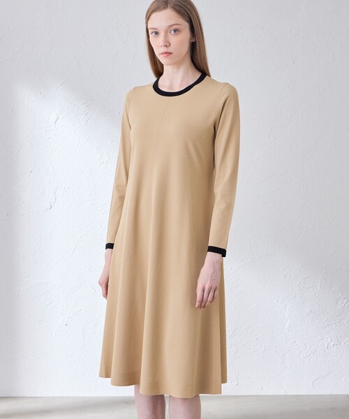 MACKINTOSH LONDON(マッキントッシュ ロンドン)の「レーヨンストレッチニットワンピース(ワンピース・レディース・ベージュ/ブラック・38/40)」の2枚目の写真