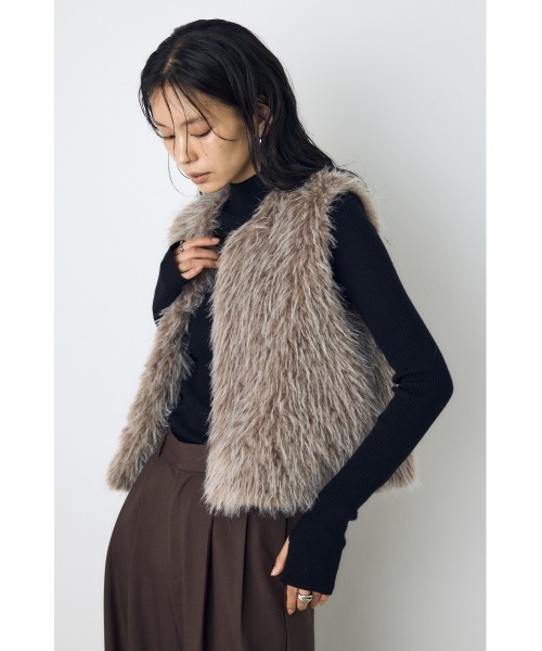 AZUL by moussy(アズールバイマウジー)の「フェイクファーベスト 秋服 冬服 無地 アニマル柄 ヒョウ柄 豹柄(ベスト・レディース・ベージュ系その他/グレー/ベージュ/アイボリー・FREE)」の22枚目の写真