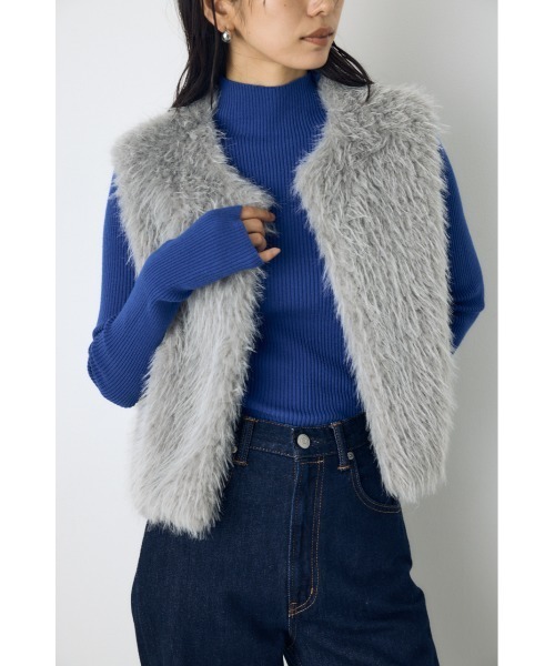 AZUL by moussy(アズールバイマウジー)の「フェイクファーベスト 秋服 冬服 無地 アニマル柄 ヒョウ柄 豹柄(ベスト・レディース・ベージュ系その他/グレー/ベージュ/アイボリー・FREE)」の15枚目の写真
