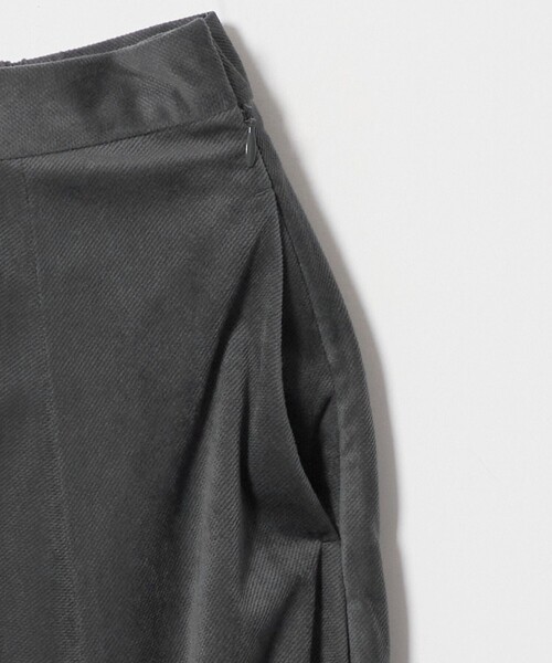 A DAY IN THE LIFE UNITED ARROWS(アデイインザライフユナイテッドアローズ)の「ツイル コーデュロイ フレアスカート ‐ウォッシャブル‐<A DAY IN THE LIFE>(スカート・レディース・オフホワイト/ダークグレー/ネイビー・36/38)」の6枚目の写真