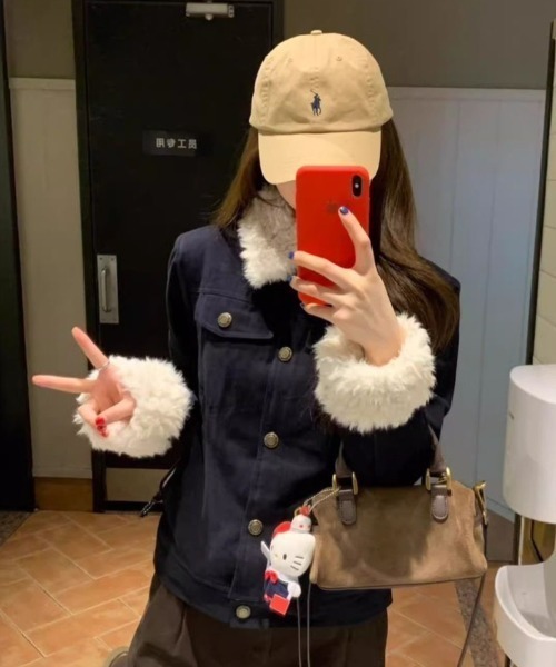Teem Store（チームストア）の「フェイクファーカラー＆カフス デニムブルゾン（ブルゾン・レディース・ネイビー・M）」の10枚目の写真