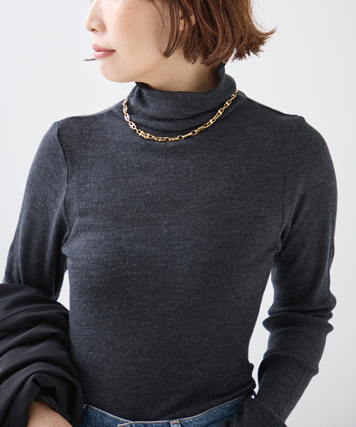 journal standard L'essage(ジャーナルスタンダードレサージュ)の「丸胴ハイネックプルオーバー(Tシャツ/カットソー・レディース・チャコールグレー/アイボリー/サックスブルー・FREE)」の1枚目の写真