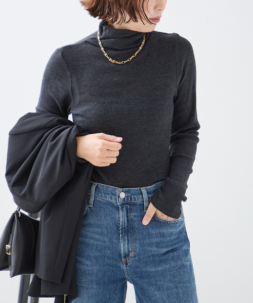 journal standard L'essage(ジャーナルスタンダードレサージュ)の「丸胴ハイネックプルオーバー(Tシャツ/カットソー・レディース・チャコールグレー/アイボリー/サックスブルー・FREE)」の7枚目の写真