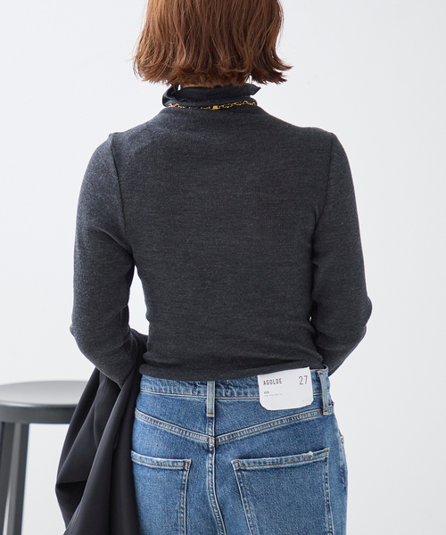journal standard L'essage(ジャーナルスタンダードレサージュ)の「丸胴ハイネックプルオーバー(Tシャツ/カットソー・レディース・チャコールグレー/アイボリー/サックスブルー・FREE)」の9枚目の写真