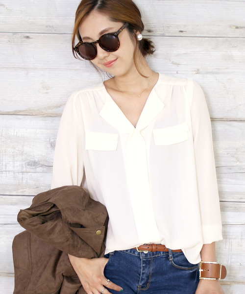 reca（レカ）の「【reca大人気アイテム】"高品質"ポケットデザインシフォンブラウス（シャツ/ブラウス・レディース・ネイビー/オフホワイト/グレー/ブラック/カーキ/グリーン系その他/ベージュ/グレー系その他/ブルー系その他/シルバーグレー/キャメル/ピンクベージュ/レッド系その他/マスタード/グリーン系その他2・FREE）」の2枚目の写真