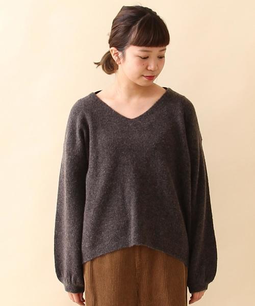coen（コーエン）の「ボリュームスリーブVネックプルオーバーニット（ニット/セーター・レディース・ライトグレー/ネイビー/ライトピンク/ホワイト/ダークグレー・FREE）」の17枚目の写真