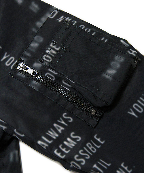 JACKROSE(ジャックローズ)の「脱着フード英字転写リバーシブルMA-1 (MA-1・メンズ・ブラック/アイボリー・L/M/XL)」の9枚目の写真