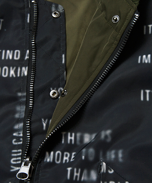 JACKROSE(ジャックローズ)の「脱着フード英字転写リバーシブルMA-1 (MA-1・メンズ・ブラック/アイボリー・L/M/XL)」の12枚目の写真