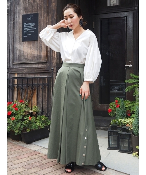 MURUA（ムルーア）の「ボリュームスリーブデコルテシャツ（シャツ/ブラウス・レディース・ブラック/マルチ/ホワイト・FREE）」の14枚目の写真