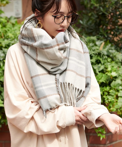 coca(coca)(コカ)の「【WEB限定セール】選べるカラバリ 差し色チェック柄ふんわり大判ストール(ストール/ショール・レディース・A/B/C/X/Y/Z/G/H/D/E/F/J/I/K・ONE SIZE)」の2枚目の写真