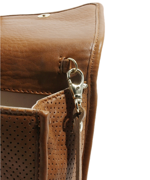 FIGARO Paris（フィガロパリ）の「CLIO GOLDBRENNER メタルメッシュクラッチ（ショルダーバッグ・レディース・イエロー/ブラウン・FREE）」の5枚目の写真